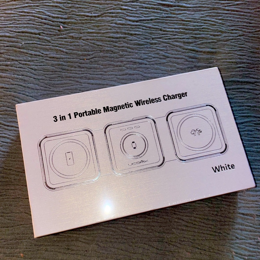 UCOMX Nano 3 in 1 Wireless Charger